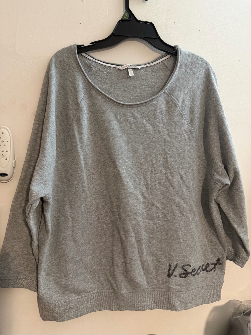 Victoria's Secret Women's L Gray Pullover Fleece Logo Graphic Raglan Sweatshirt
